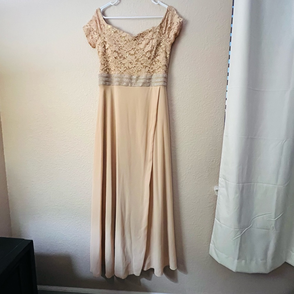 Scala Off-Shoulder Lace Dress in Cream